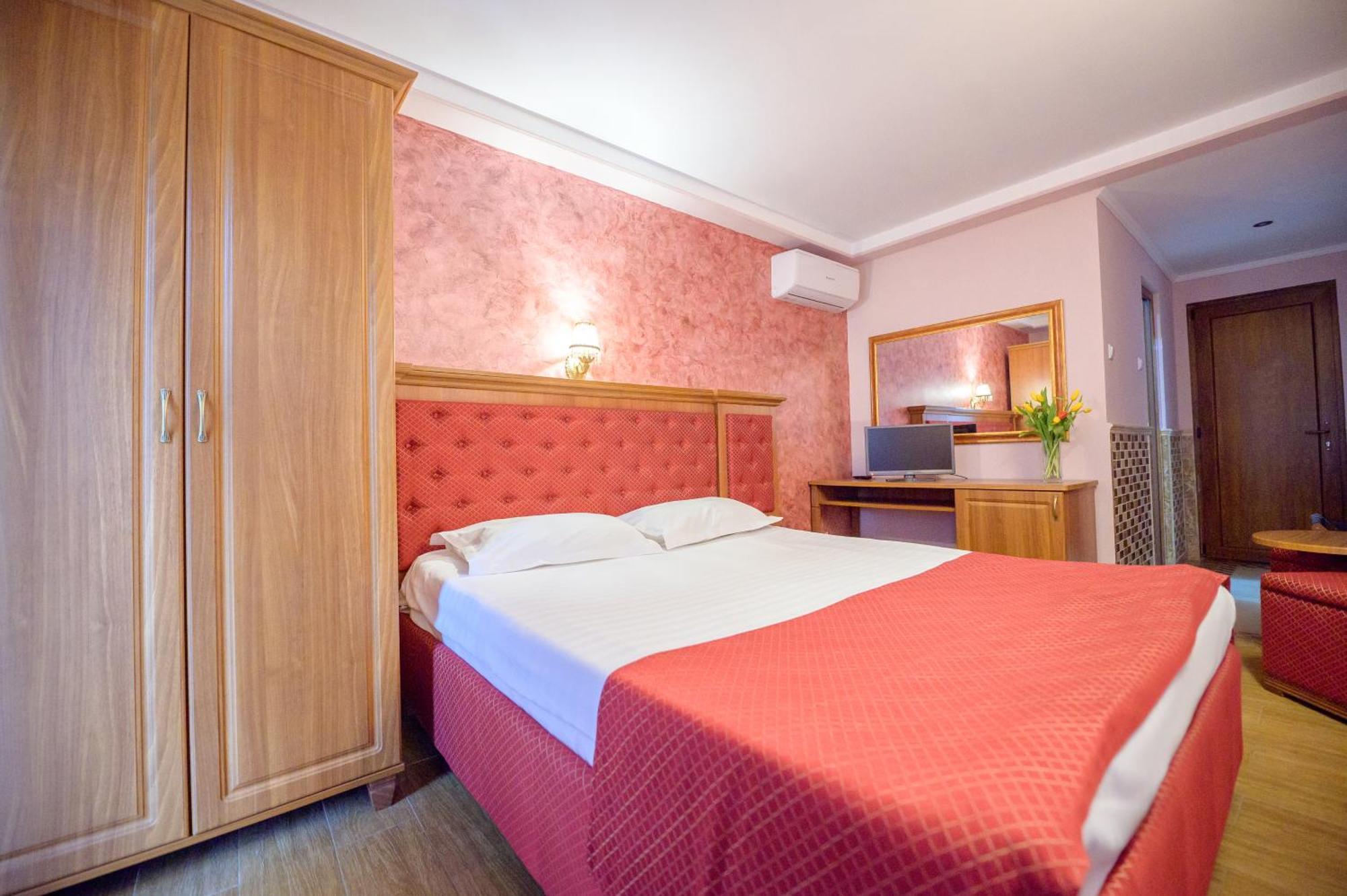 Hotel Iris-Mimoza จูปิเตอร์ ภายนอก รูปภาพ